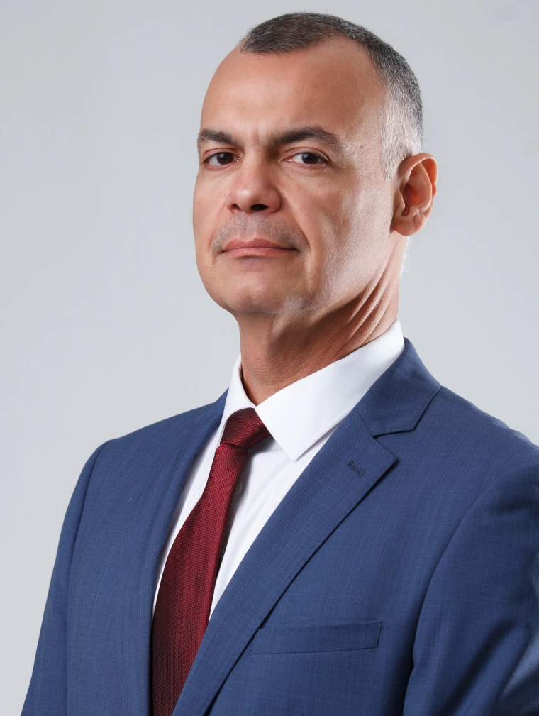 Felipe Martins Silvares Costa